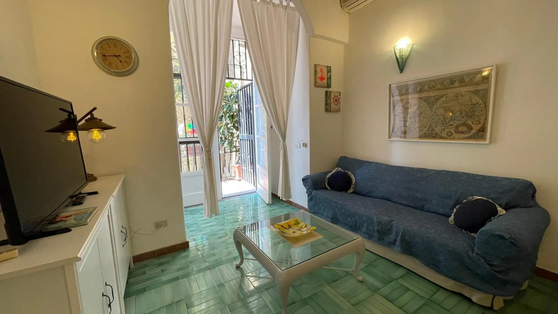 Apartment Appartamento Sul Mare A Posillipo Residenza Donn'Anna Naples Italy